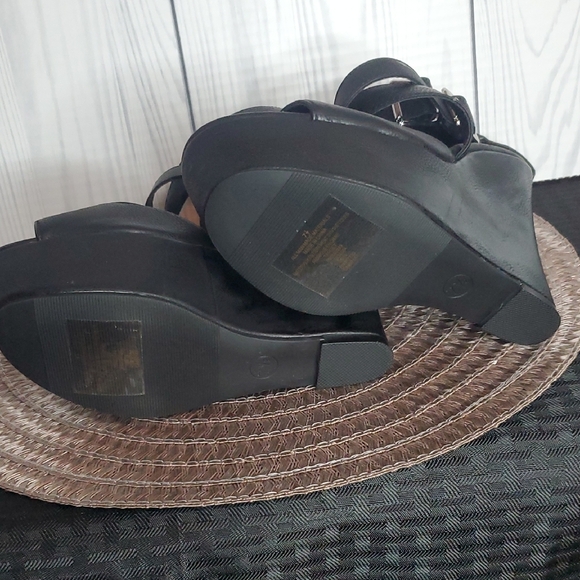 Mossimo Supply Co Black Wedge Sandals with Ankle Strap - Picture 6 of 8